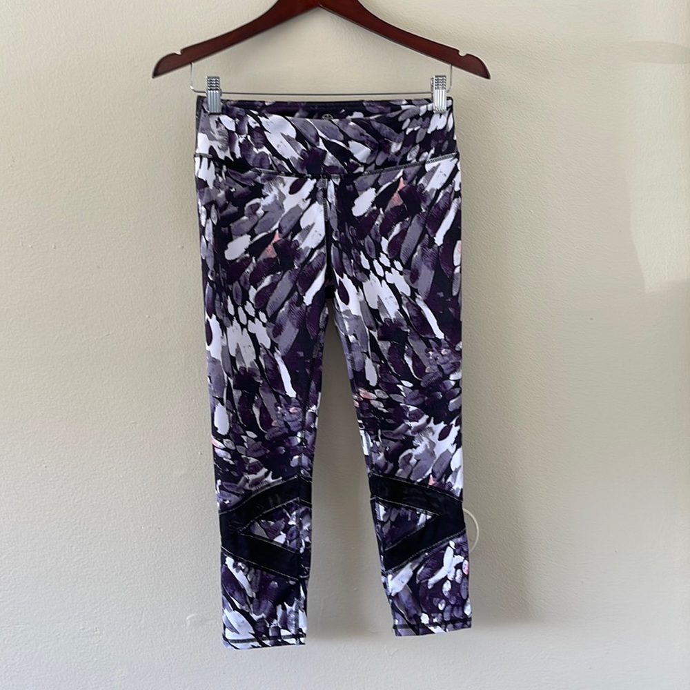 GAIAM Capri Legging size S Purple Black Pink and White Multicolours